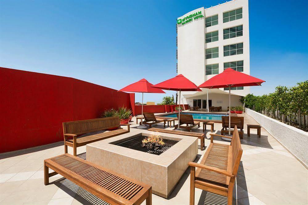 Wyndham Garden Hotel Celaya เคลาญา ภายนอก รูปภาพ