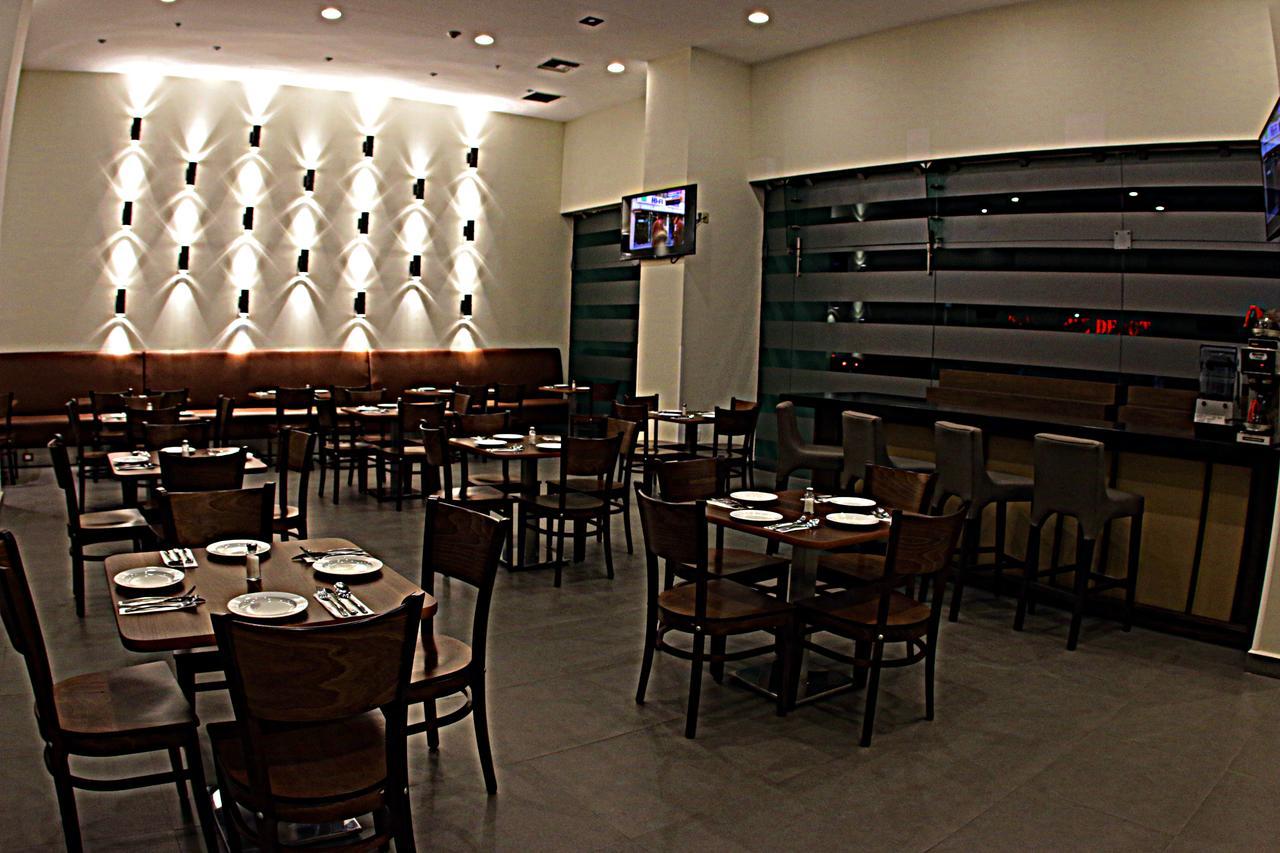 Wyndham Garden Hotel Celaya เคลาญา ภายนอก รูปภาพ