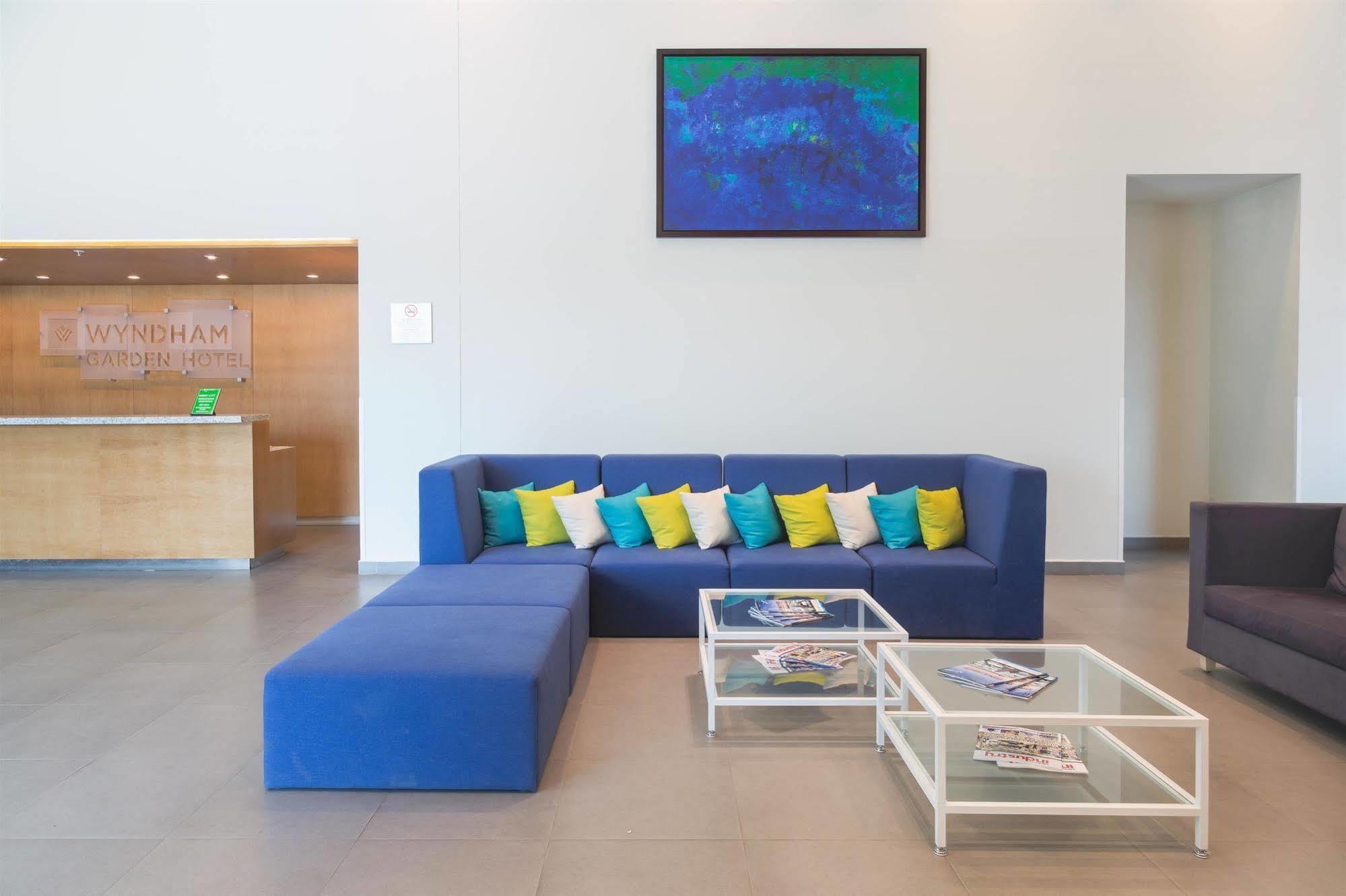 Wyndham Garden Hotel Celaya เคลาญา ภายนอก รูปภาพ