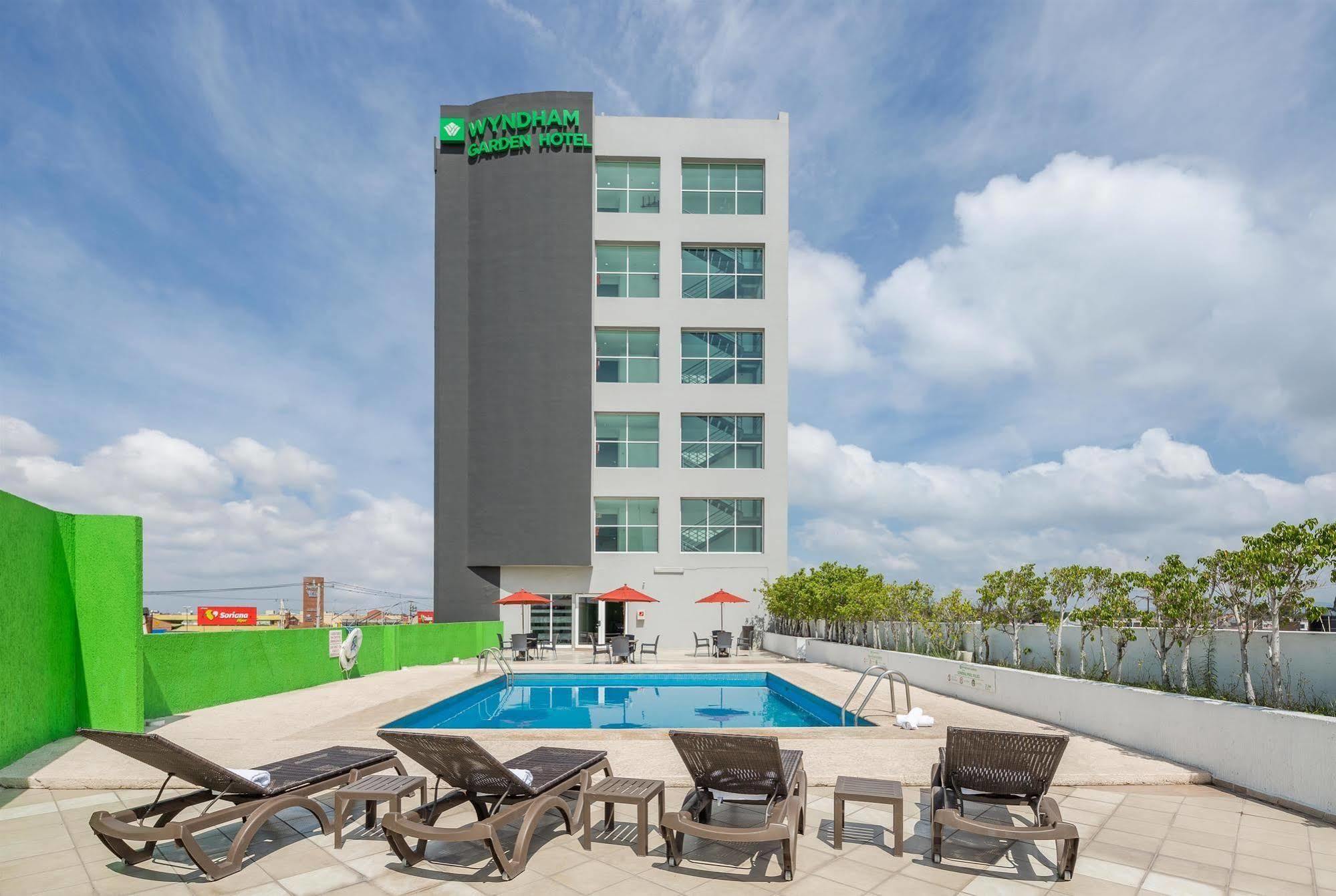 Wyndham Garden Hotel Celaya เคลาญา ภายนอก รูปภาพ