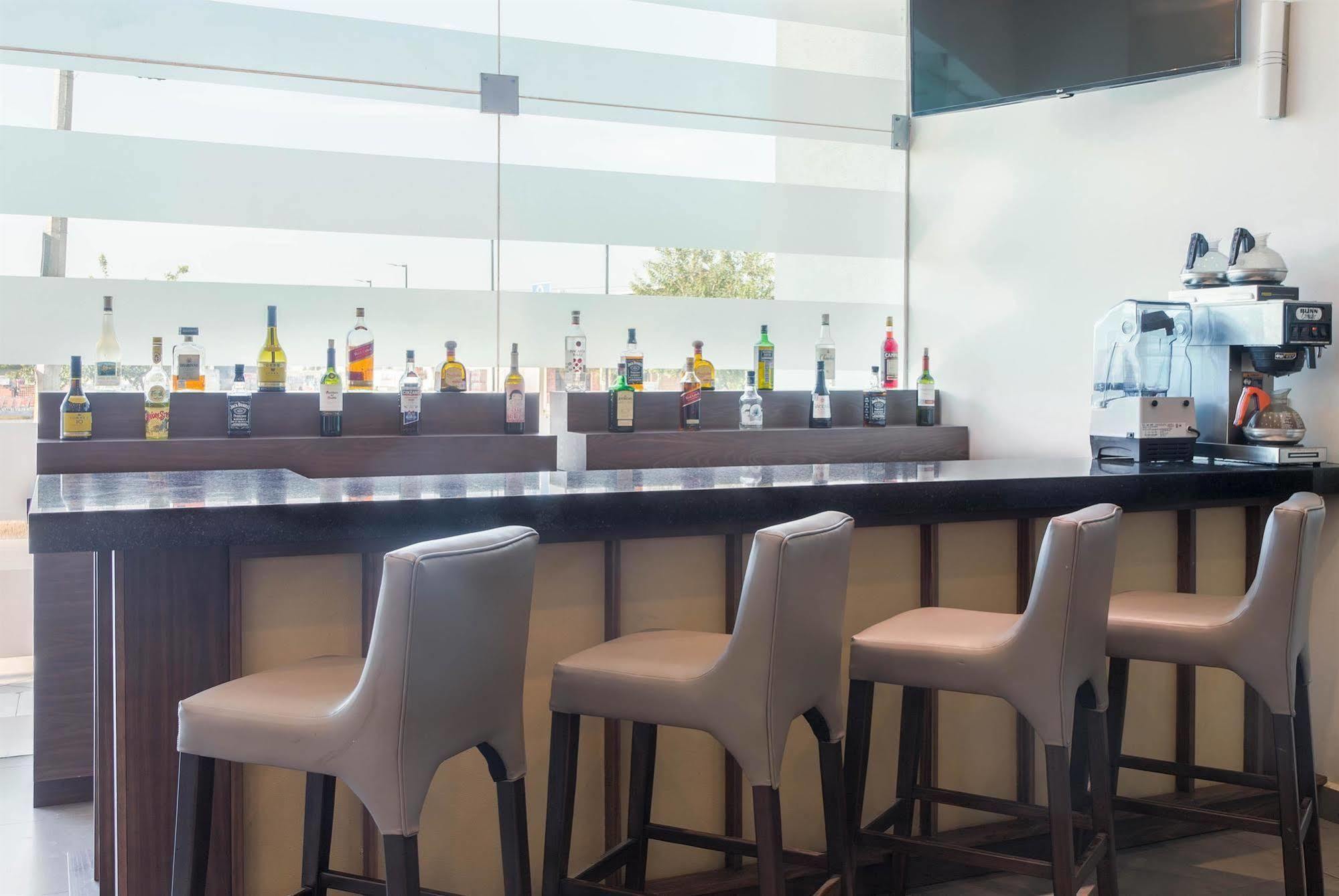 Wyndham Garden Hotel Celaya เคลาญา ภายนอก รูปภาพ